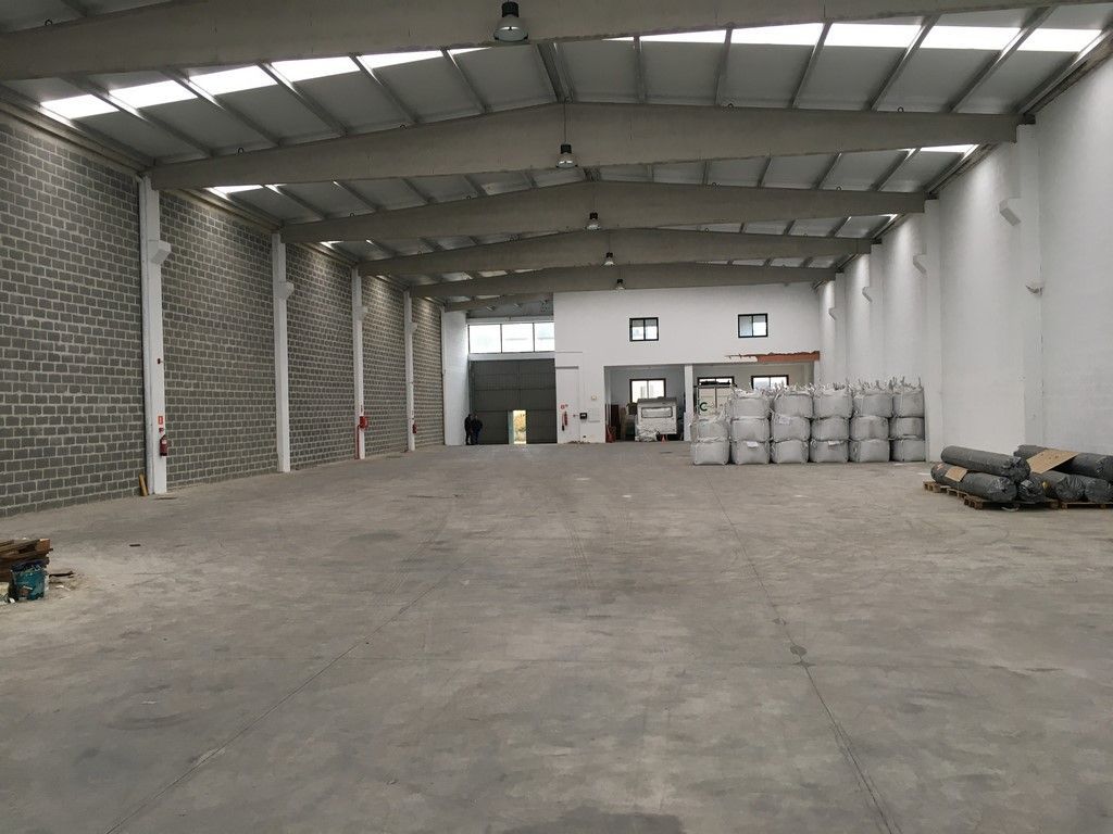 Industrial buildings to rent in Cabanas