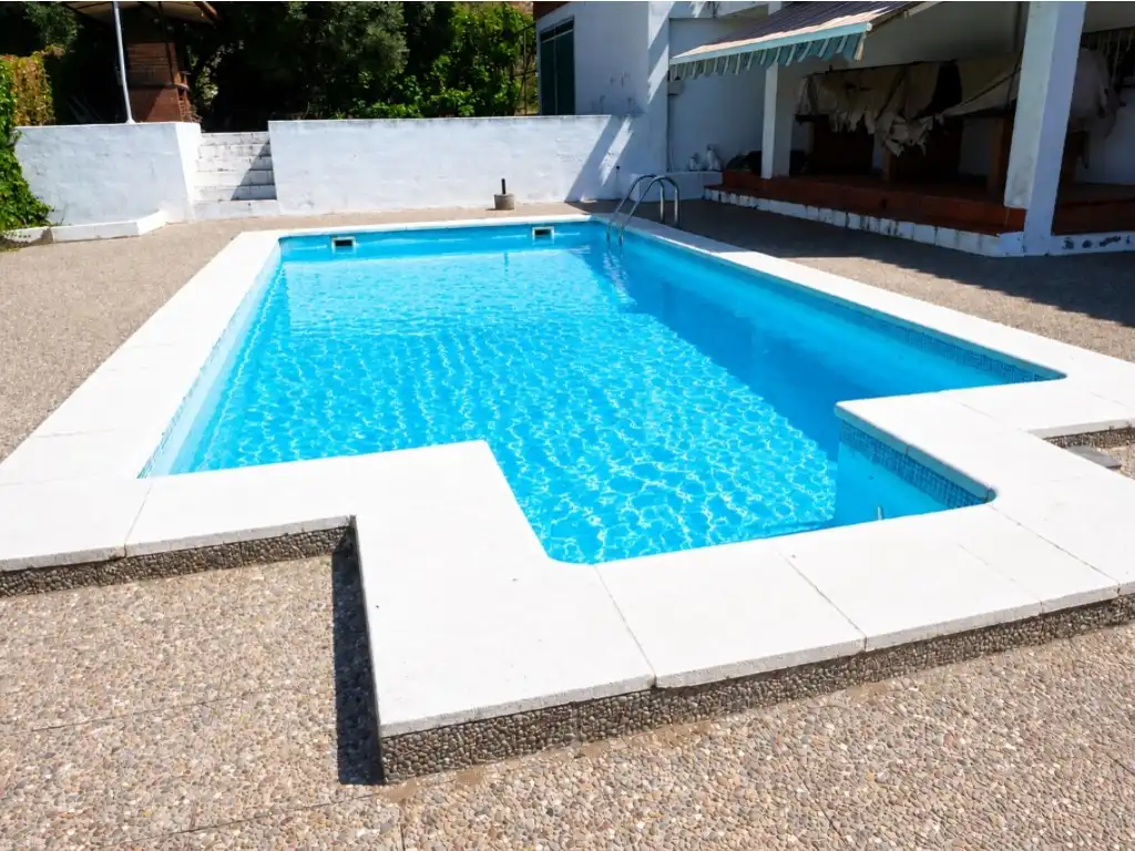 Piscina de Casa o xalet en venda en Pineda de Mar
