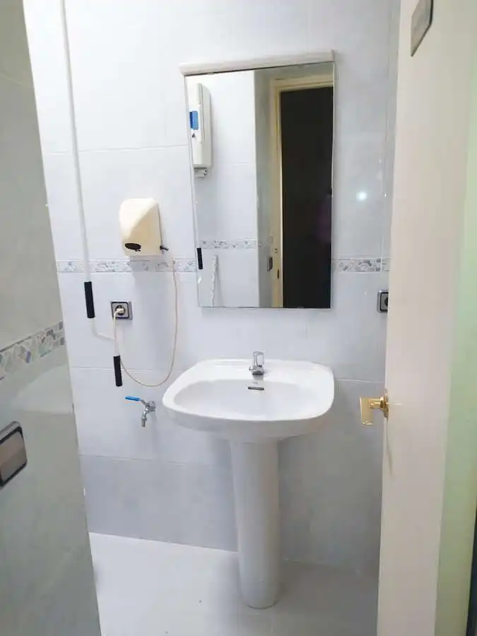 Baño de Local en venta en Almería con Aire acondicionado