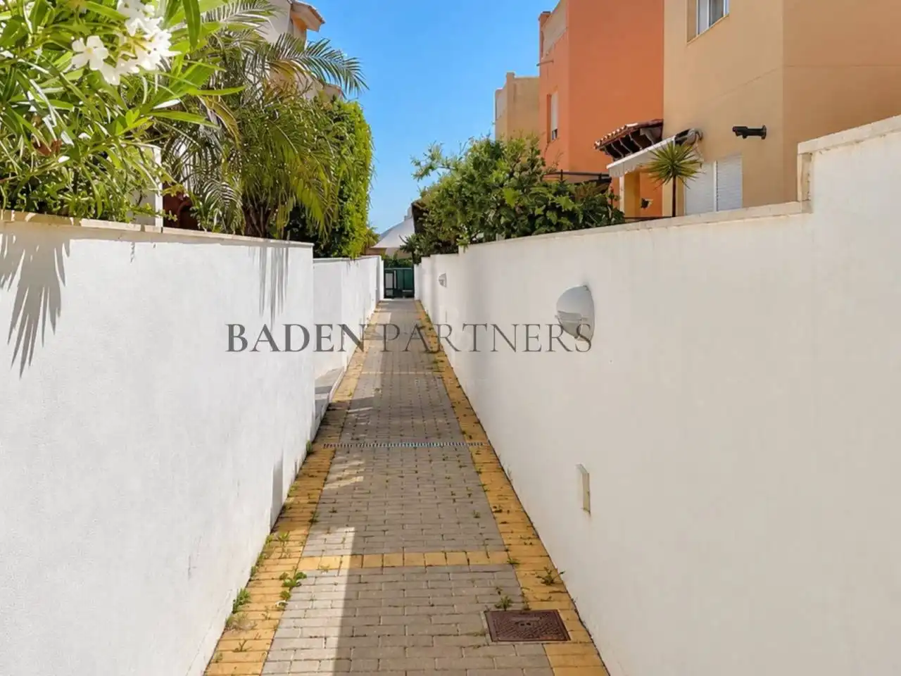 Exterior view of Houses for sale in Vinaròs  with Air Conditioner, Private garden and Terrace