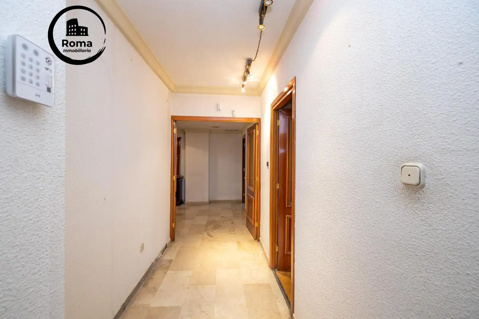 Flat for sale in Granada  with Air Conditioner, Heating and Balcony