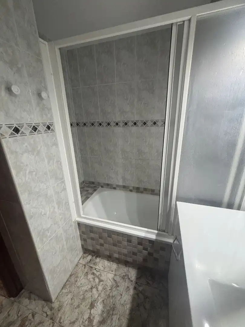 Baño de Piso en venta en Tarragona con Calefacción y Terraza