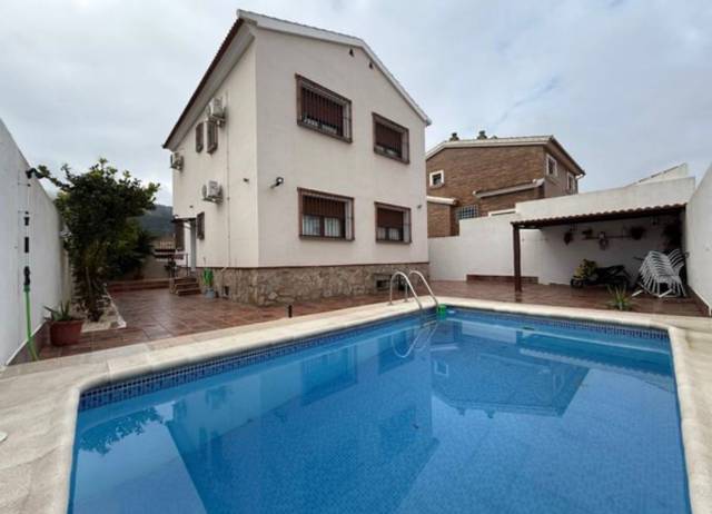 Casa-chalet en Venta en Humilladero