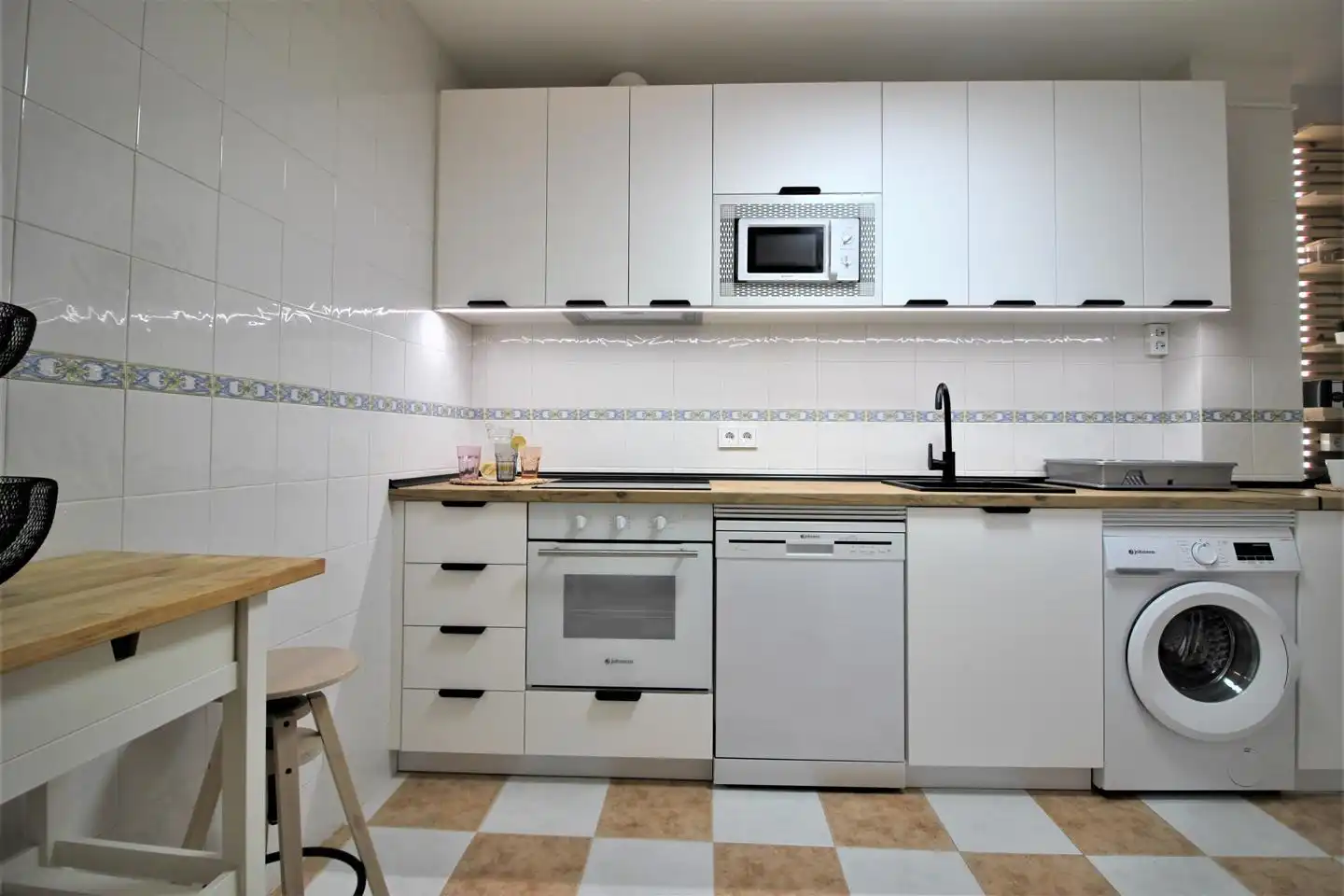 Kitchen of Flat for rent in Almería  with Air Conditioner, Furnished and Internet