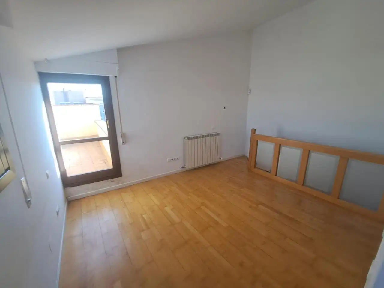 Habitación de Dúplex de alquiler en Zaragoza con Aire acondicionado, Calefacción y Parquet