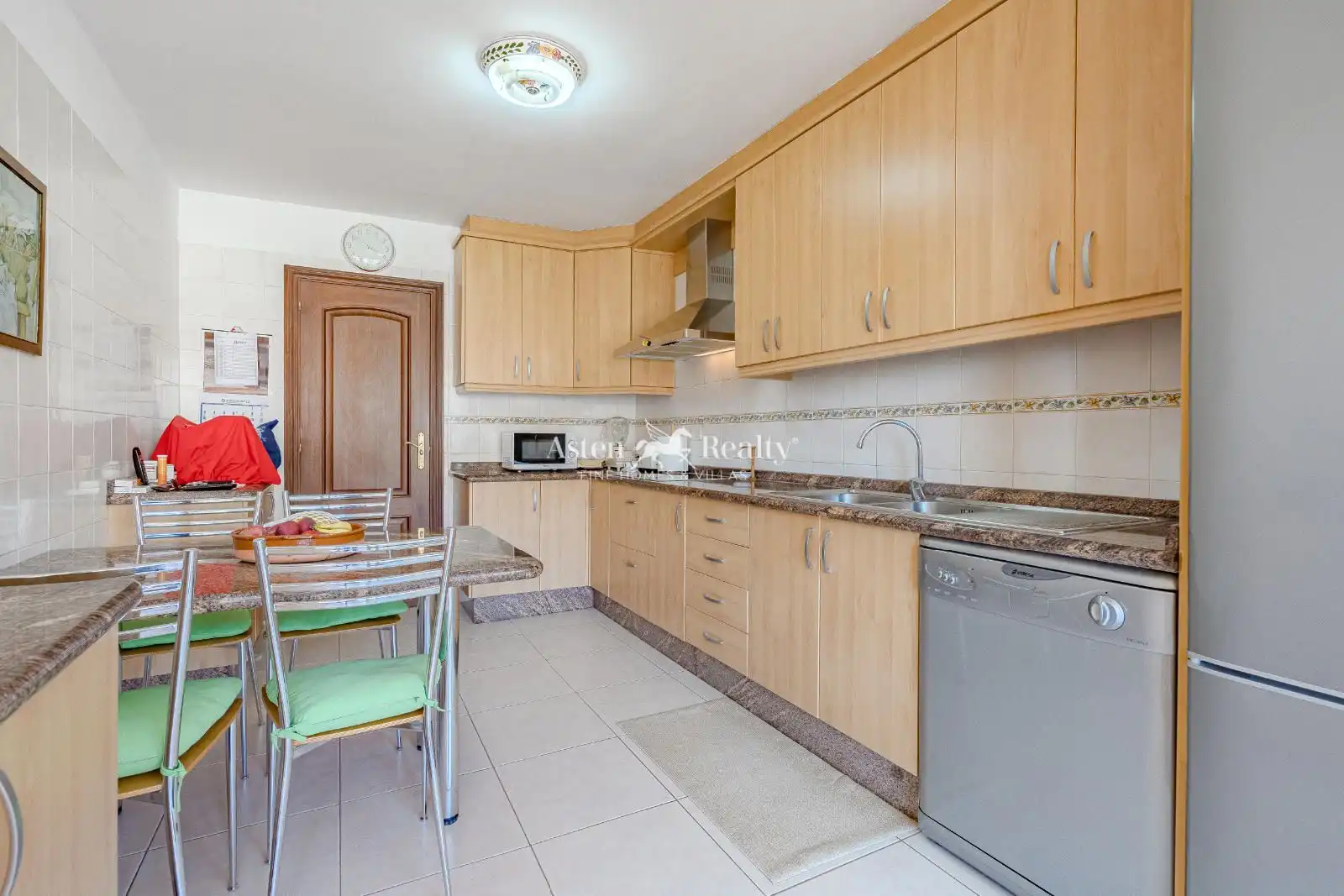 Cocina de Piso en venta en Arona con Terraza, Trastero y Piscina