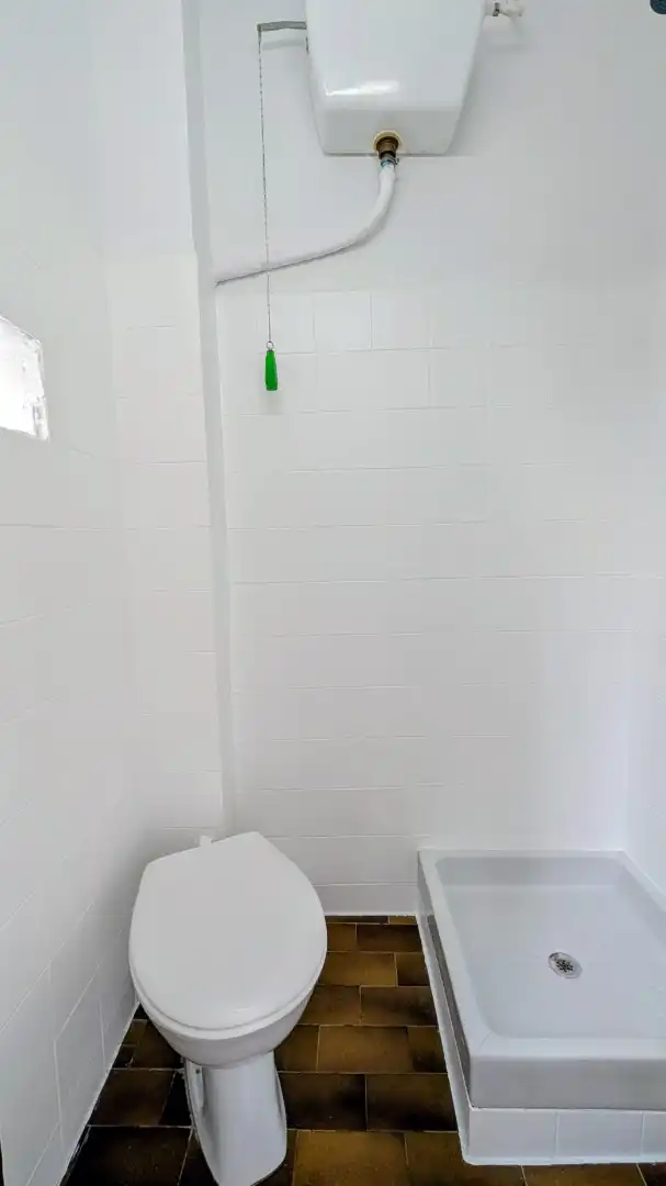 Bany de Pis en venda en Barcelona amb Terrassa i Balcó
