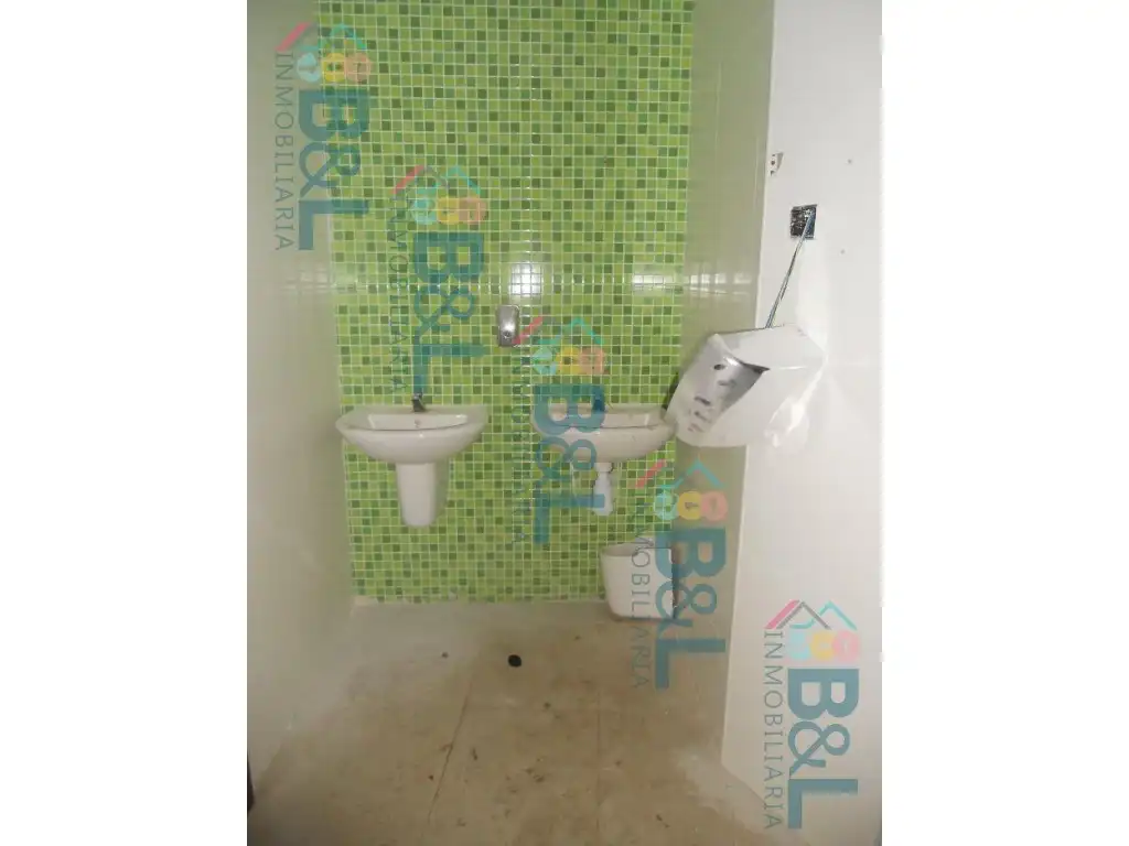 Badezimmer von Büro zum Verkauf in Punta Umbría