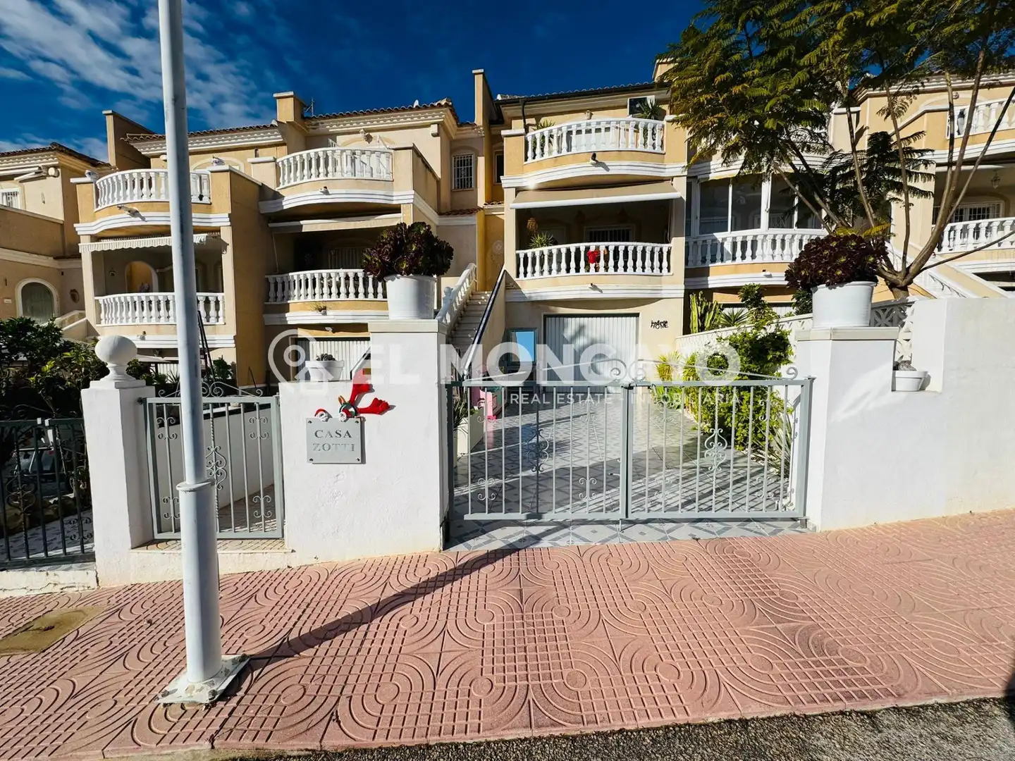 Vista exterior de Casa adosada en venta en Rojales con Aire acondicionado, Calefacción y Jardín privado
