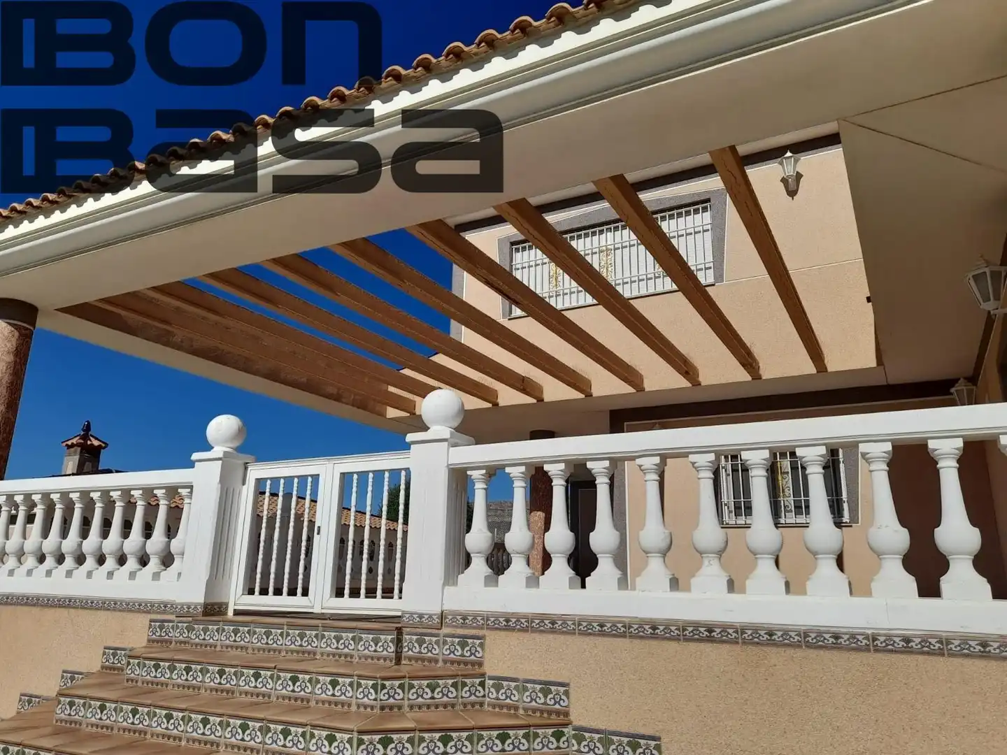 Terrassa de Casa o xalet en venda en Alicante / Alacant amb Aire condicionat, Jardí privat i Piscina