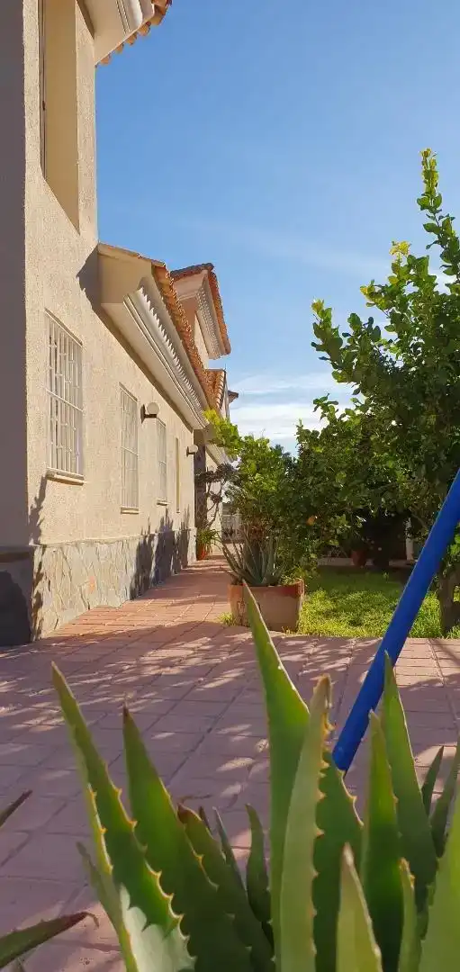 Vista exterior de Casa o xalet en venda en Pueblo - Urbanizaciones