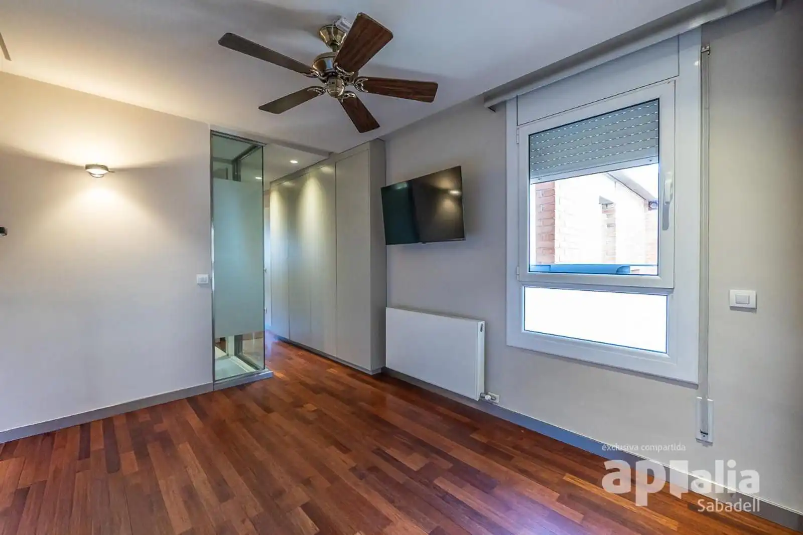 Habitación de Ático en venta en Sabadell con Aire acondicionado, Calefacción y Parquet