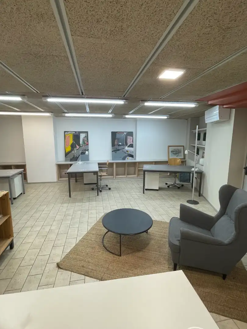 Büro zur Miete in Lleida mit Klimaanlage, Heizung und Abstellraum