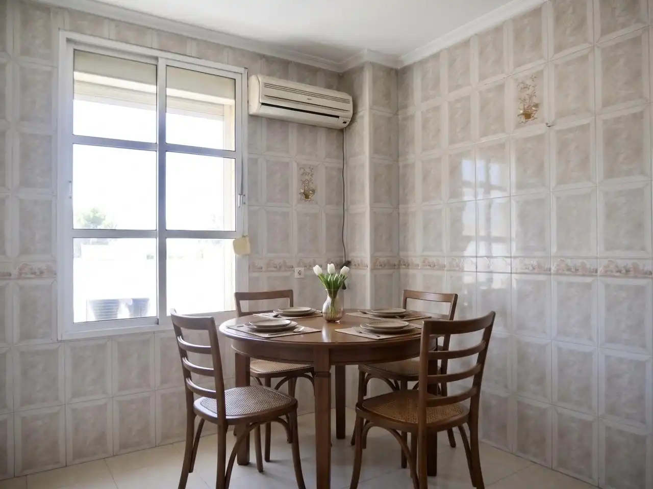 Dining room of Flat for sale in Sevilla  with Air Conditioner and Furnished