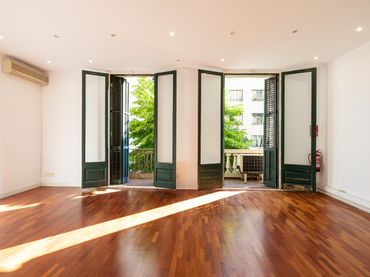 Flat with balcony for sale in Carrer de Balmes