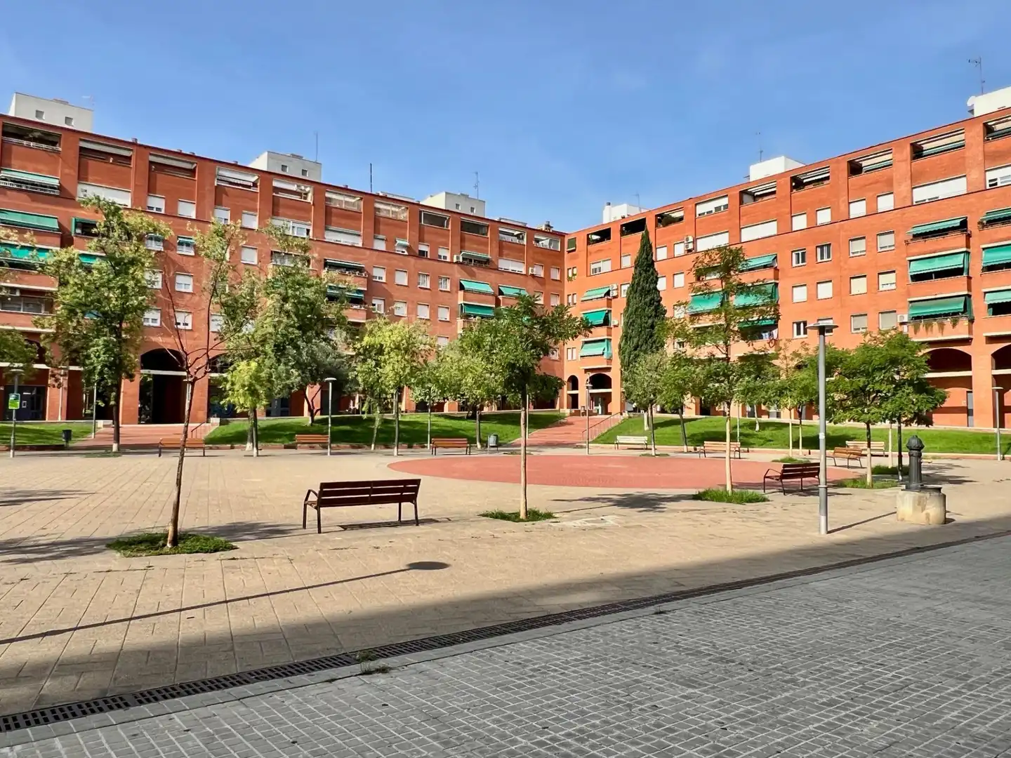 Vista exterior de Local en venda en Sabadell
