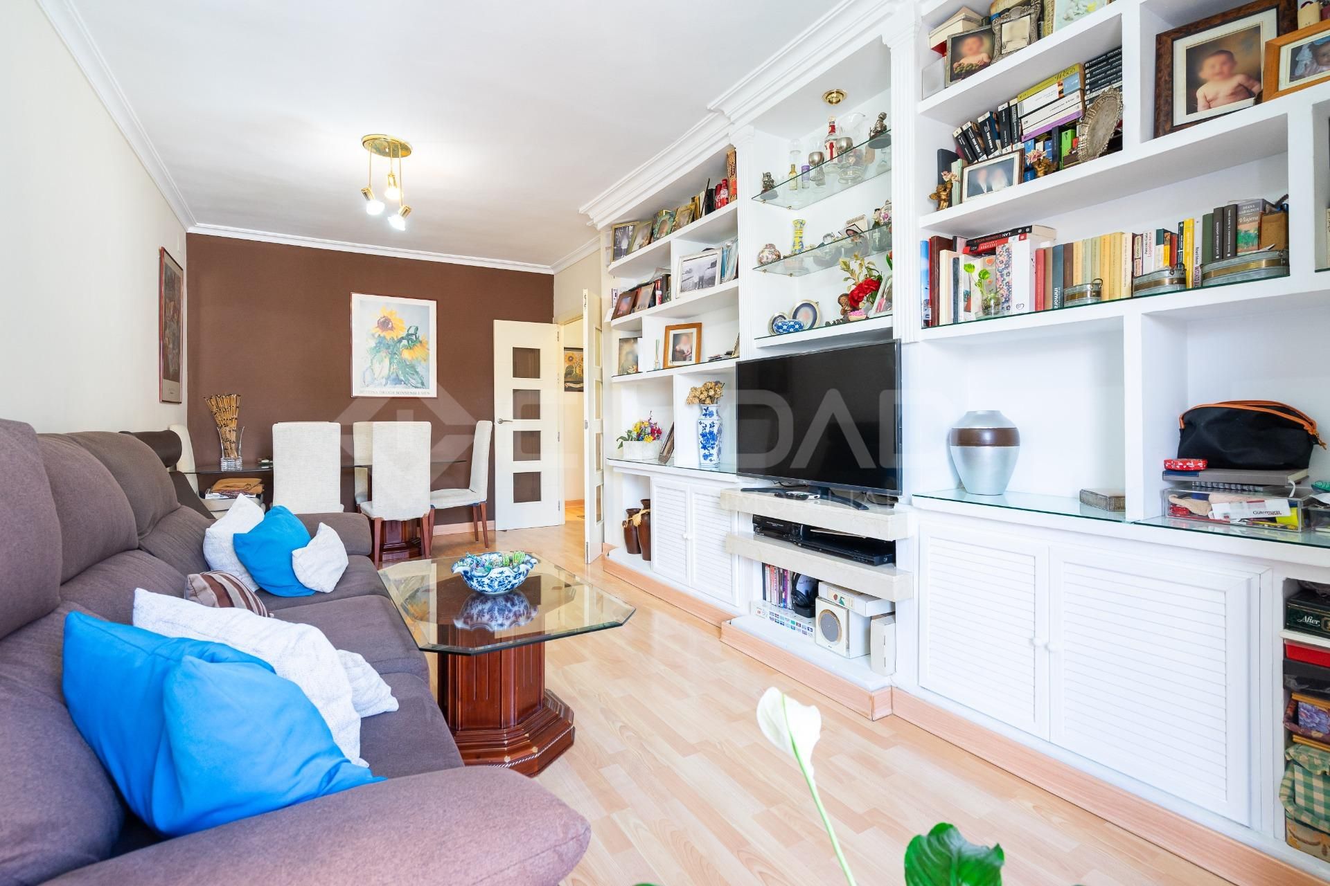 Sala d'estar de Pis en venda en Tomares amb Aire condicionat