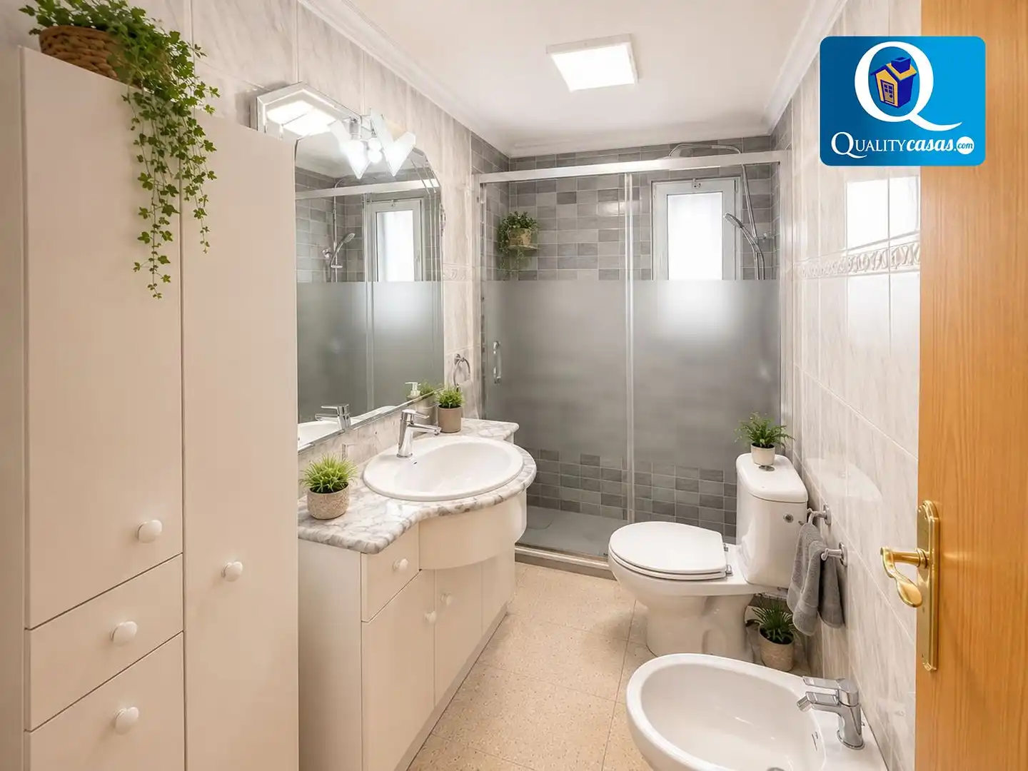 Bathroom of Study for sale in El Campello  with Air Conditioner and Community pool