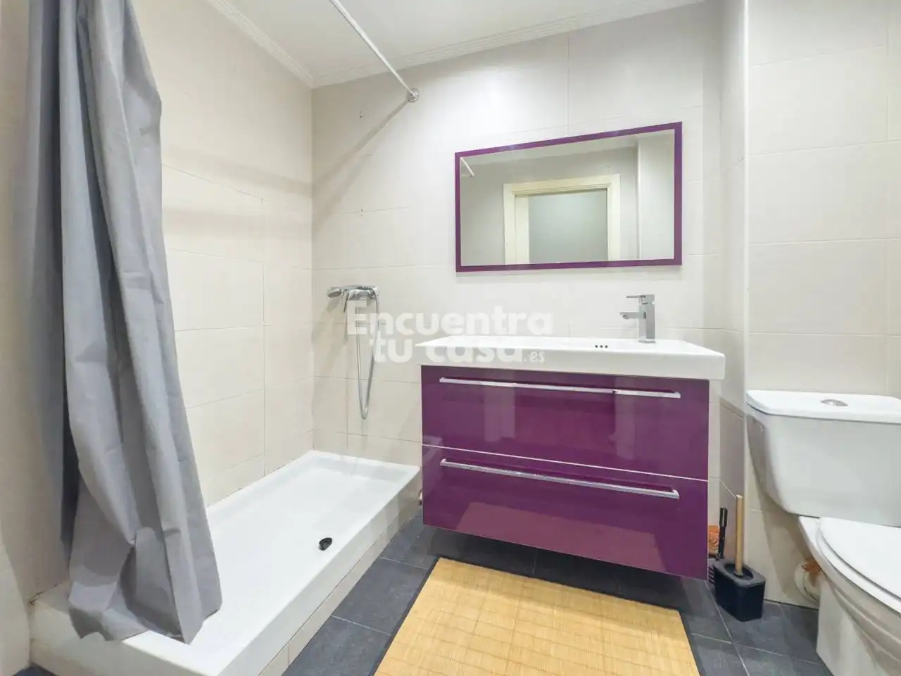 Badezimmer von Wohnung zum Verkauf in Hendaye mit Heizung, Privatgarten und Terrasse