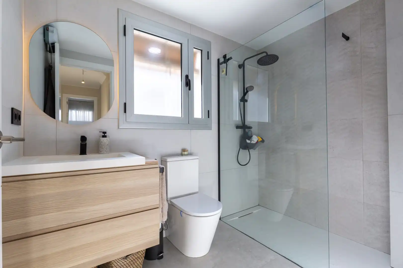 Baño de Ático en venta en Rubí con Aire acondicionado, Calefacción y Terraza