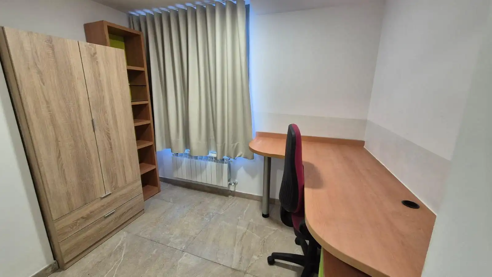 Habitación de Apartamento de alquiler en Ponferrada con Calefacción y Terraza