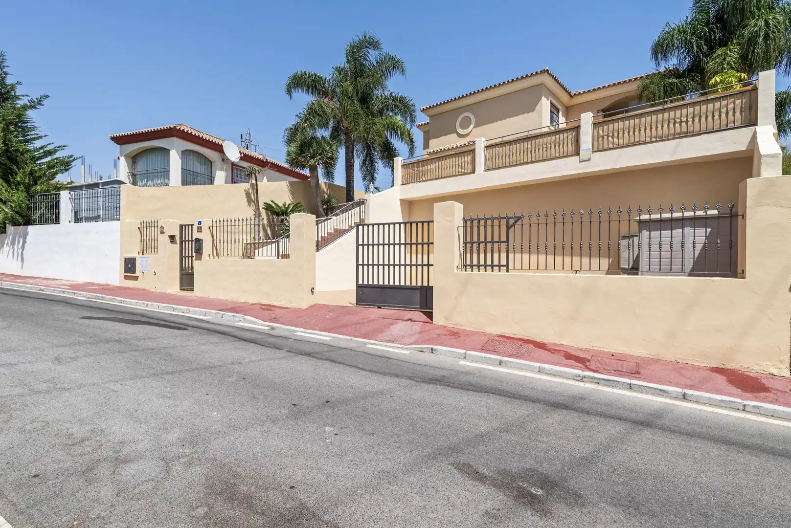 Außenansicht von Haus oder Chalet zum Verkauf in Mijas mit Klimaanlage, Privatgarten und Terrasse