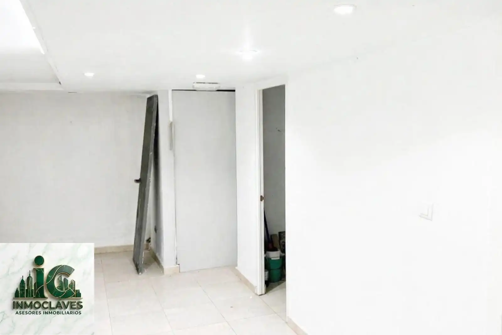 Business premises for sale in Casco Antiguo, imagen 3