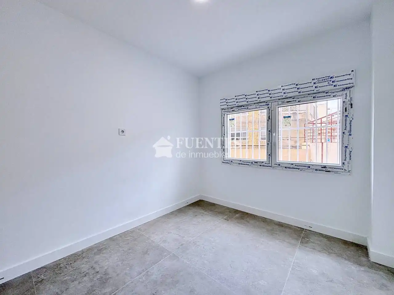 Habitación de Piso en venta en Alicante / Alacant con Trastero y Alarma