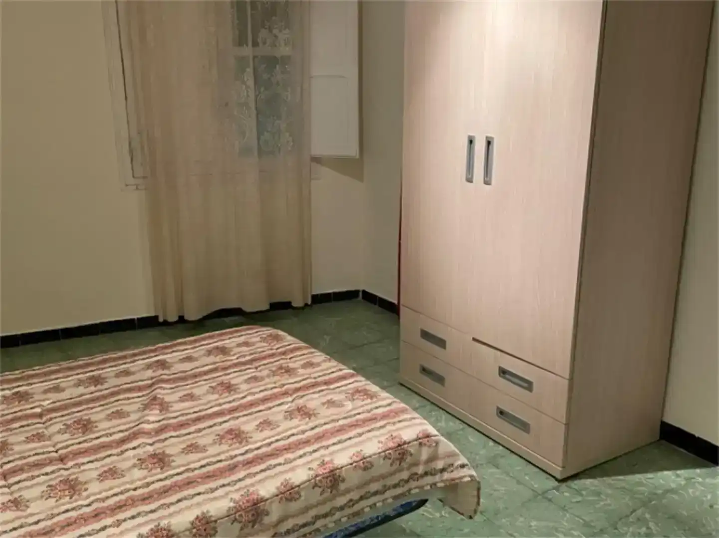 Dormitori de Casa adosada en venda en Castejón de Valdejasa amb Moblat