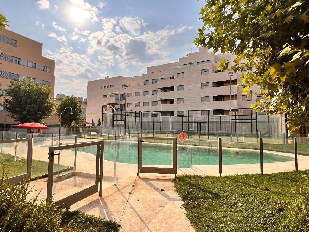 Swimming pool of Flat for sale in  Madrid Capital  with Heating, Storage room and Community pool
