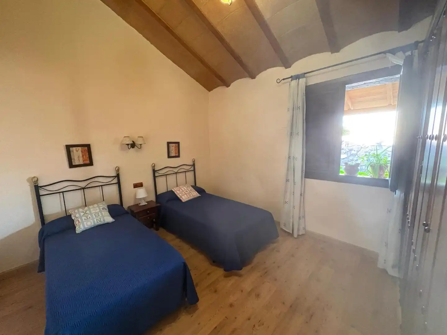Habitación de Finca rústica en venta en Benatae con Calefacción, Jardín privado y Piscina