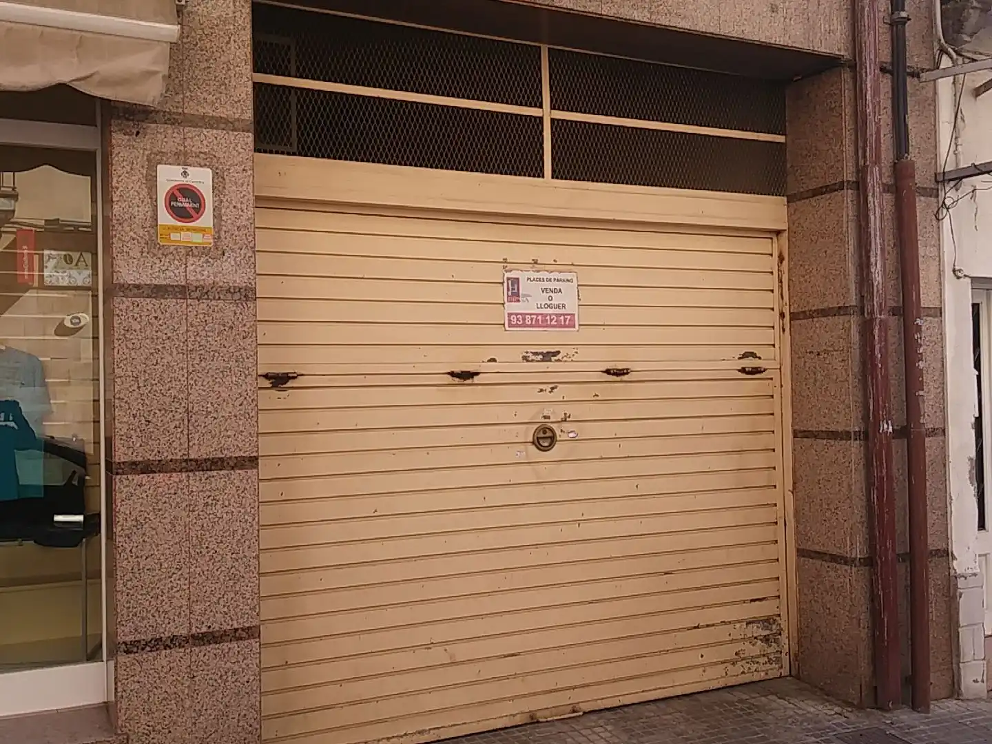 Individual to rent in Calle Montseny 60