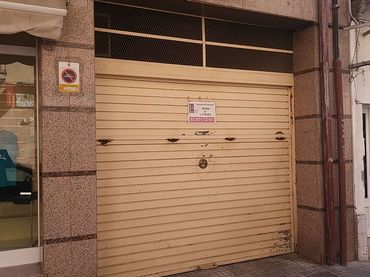 Individual en alquiler en Calle Montseny 60