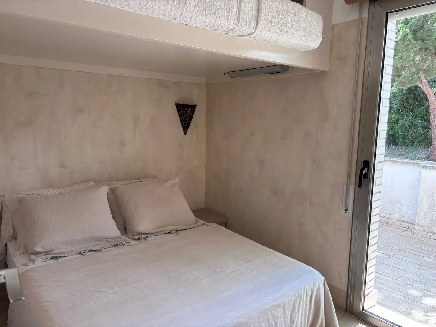 Bedroom of Flat for rent in Castell d'Aro, Platja d'Aro i s'Agaró  with Air Conditioner, Private garden and Terrace