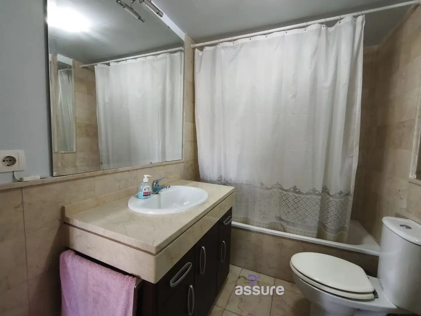 Baño de Casa adosada en venta en Huelva con Aire acondicionado, Calefacción y Jardín privado