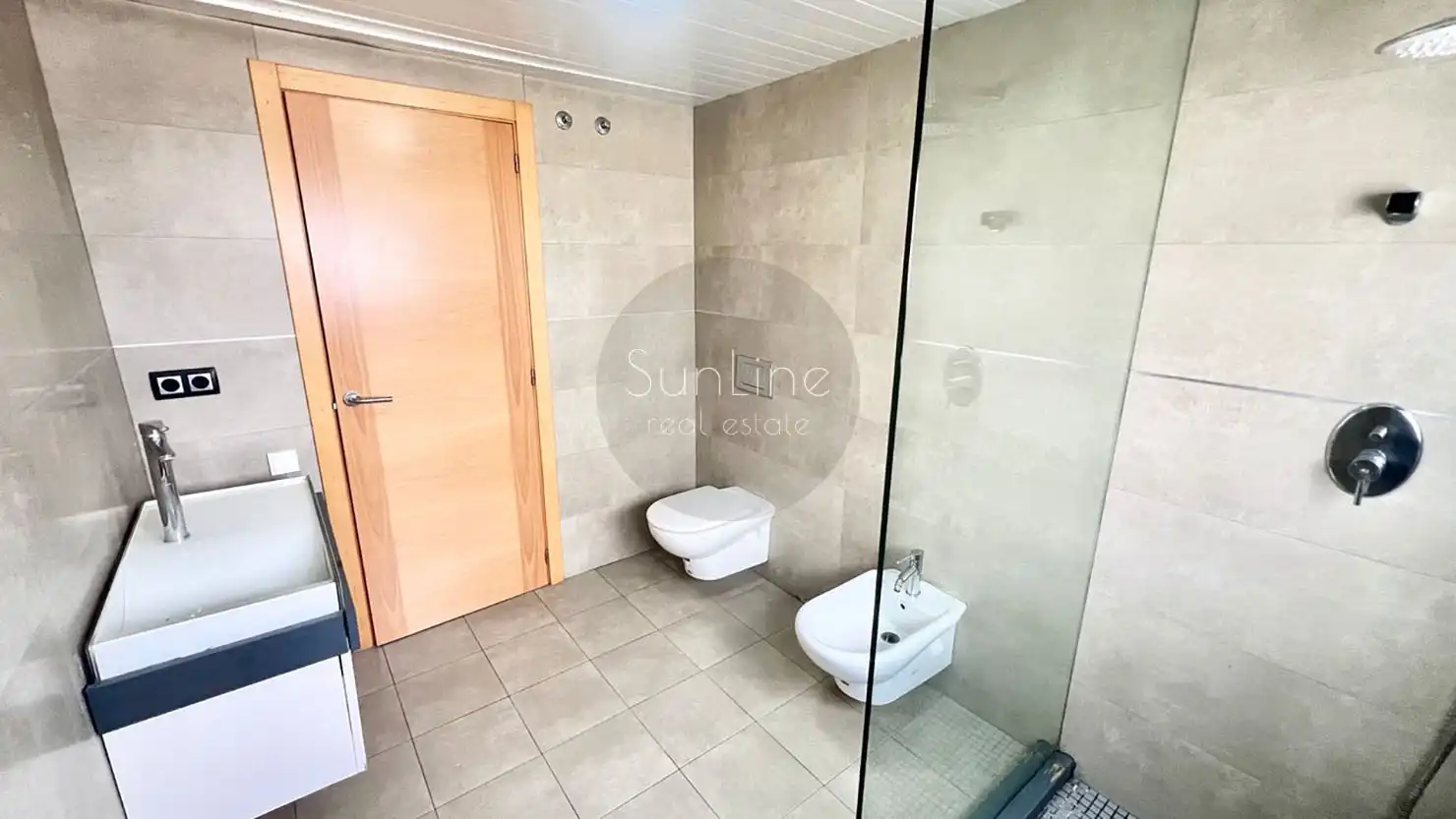 Baño de Casa adosada de alquiler en Massamagrell con Aire acondicionado, Terraza y Trastero