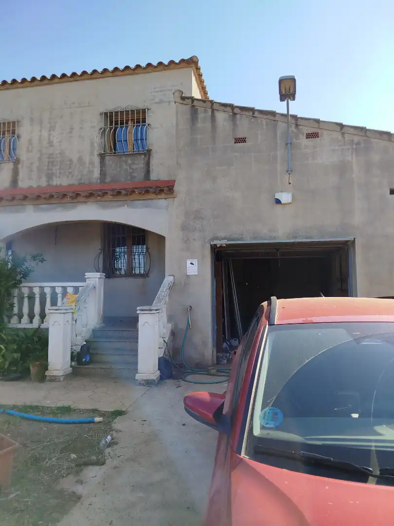 Vista exterior de Casa o xalet en venda en Benicarló amb Aire condicionat, Calefacció i Jardí privat