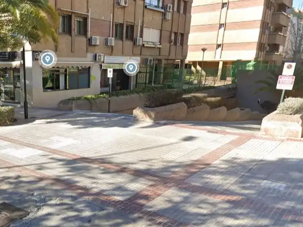 Außenansicht von Garage zur Miete in Granada