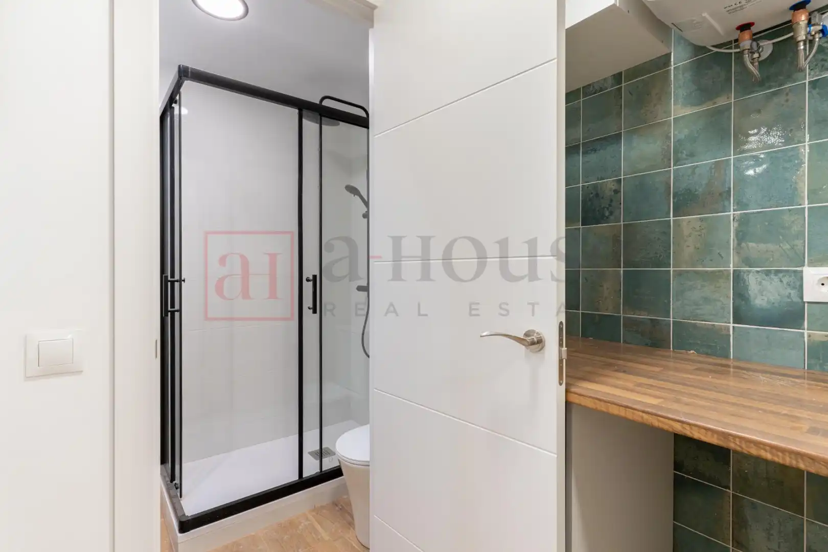 Baño de Local en venta en Madrid con Aire acondicionado