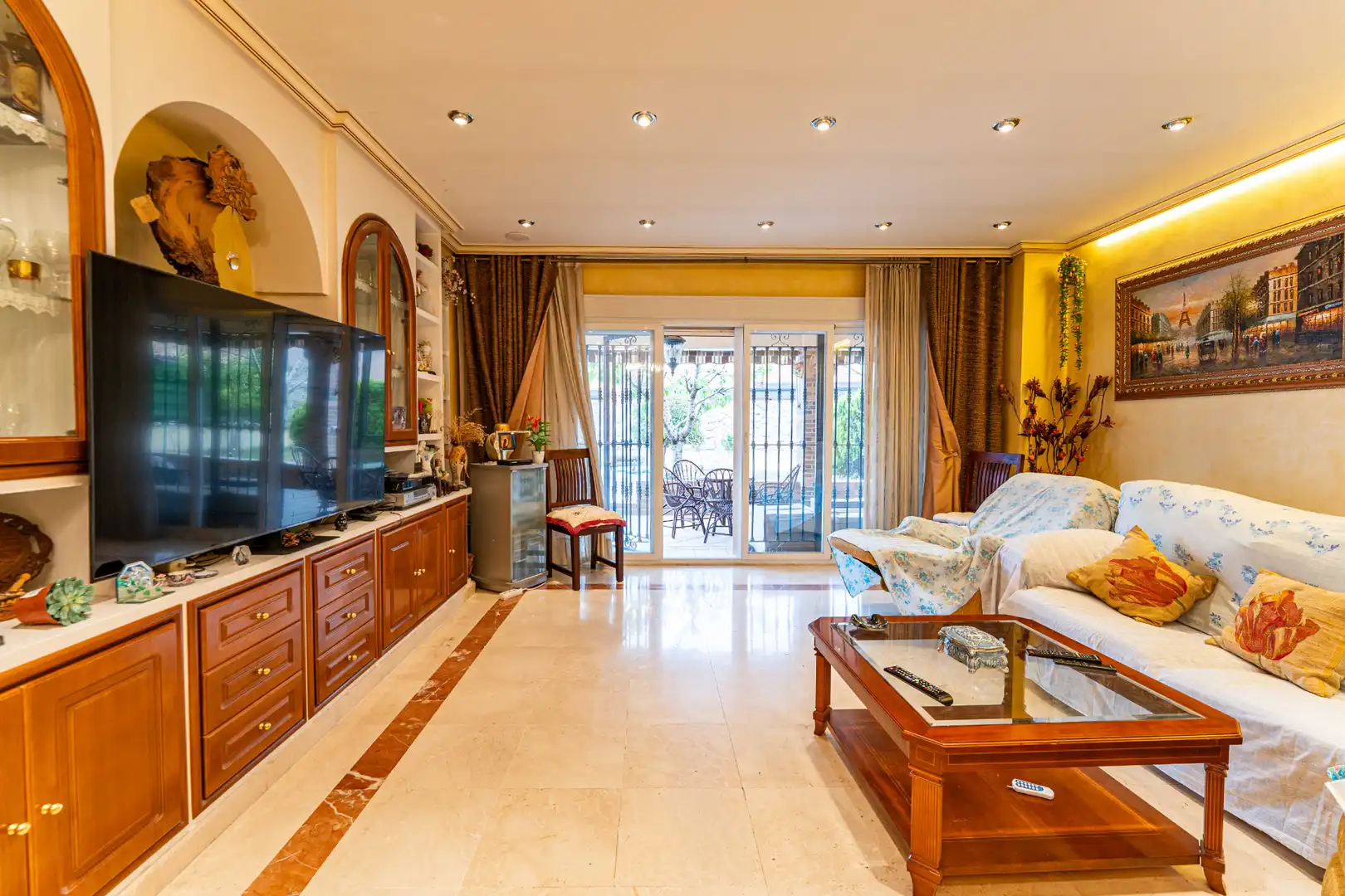 Sala d'estar de Casa o xalet en venda en Serranillos del Valle amb Aire condicionat, Calefacció i Jardí privat