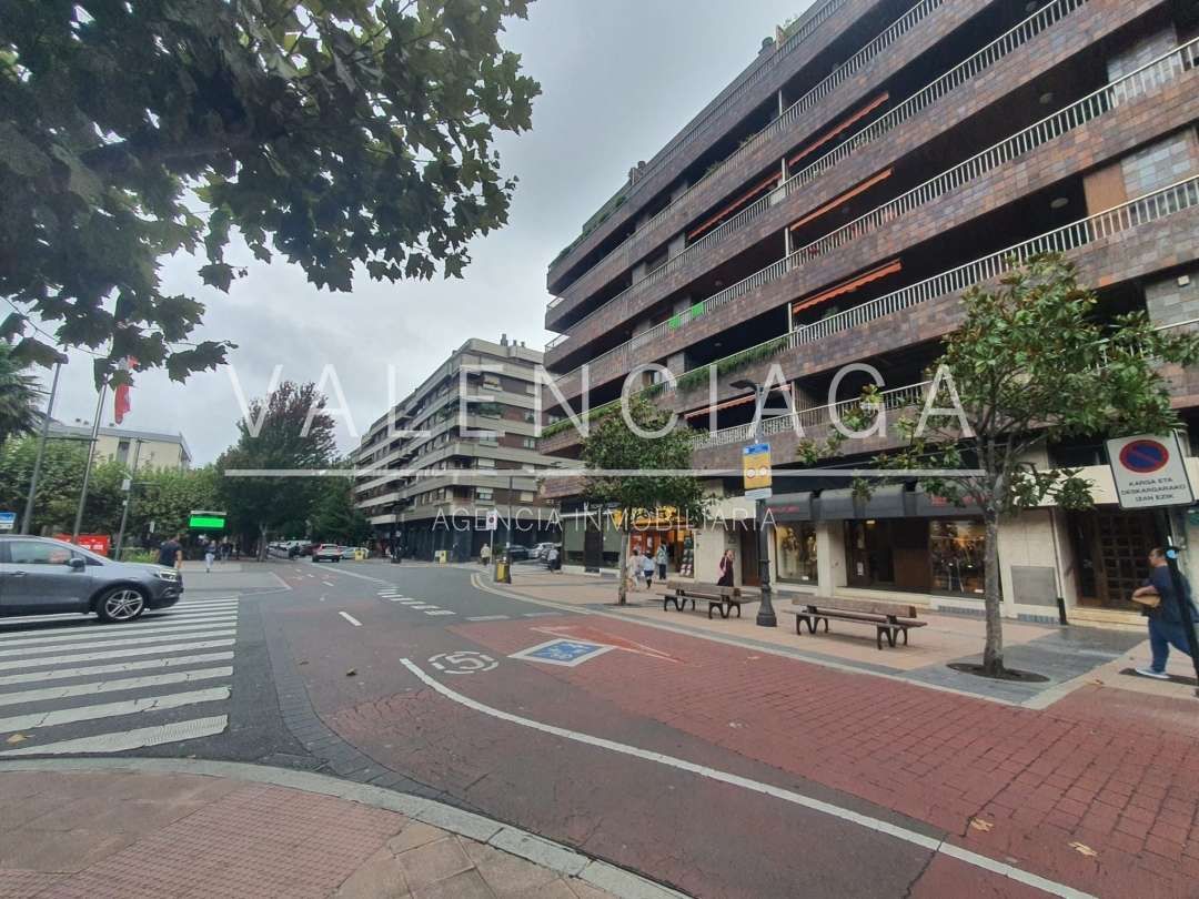 Vista exterior de Pis en venda en Beasain amb Calefacció, Terrassa i Traster