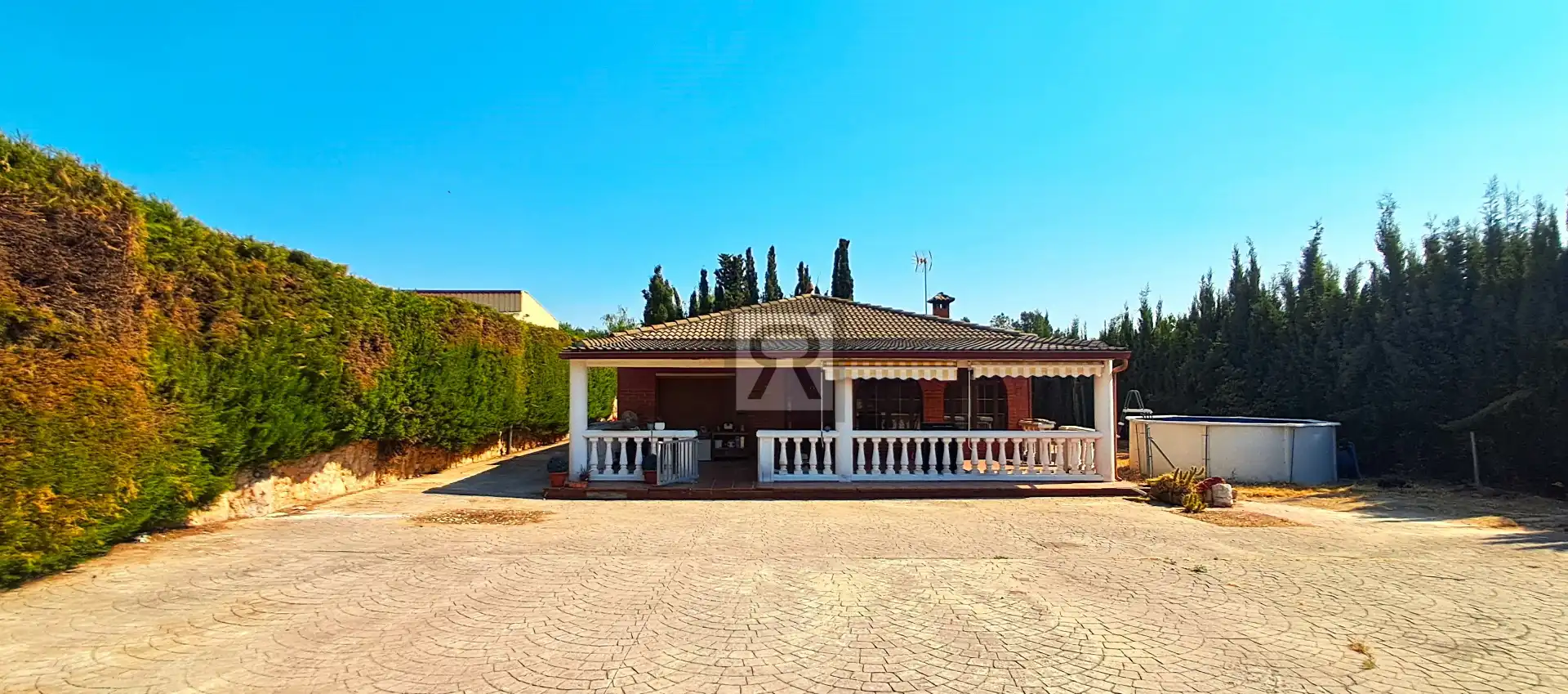 Villa con giardino in vendita a Avinguda de les Flors 12, imagen 2