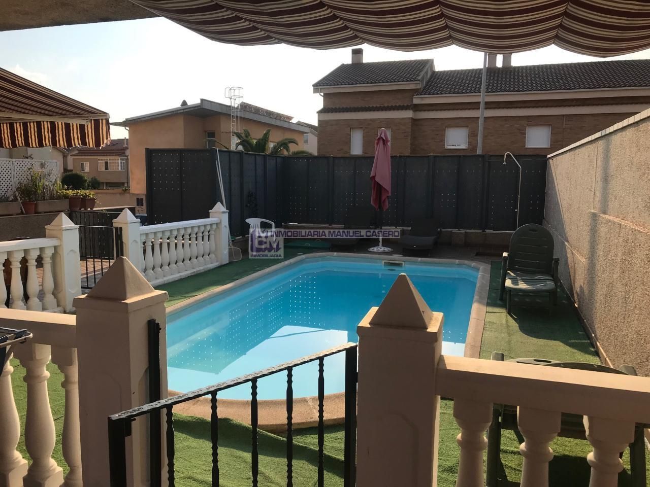 Piscina de Casa o xalet en venda en Cáceres Capital amb Calefacció, Jardí privat i Terrassa
