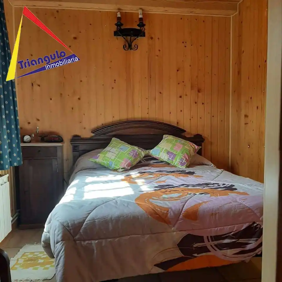 Dormitori de Casa o xalet en venda en Santa María la Real de Nieva amb Calefacció i Jardí privat