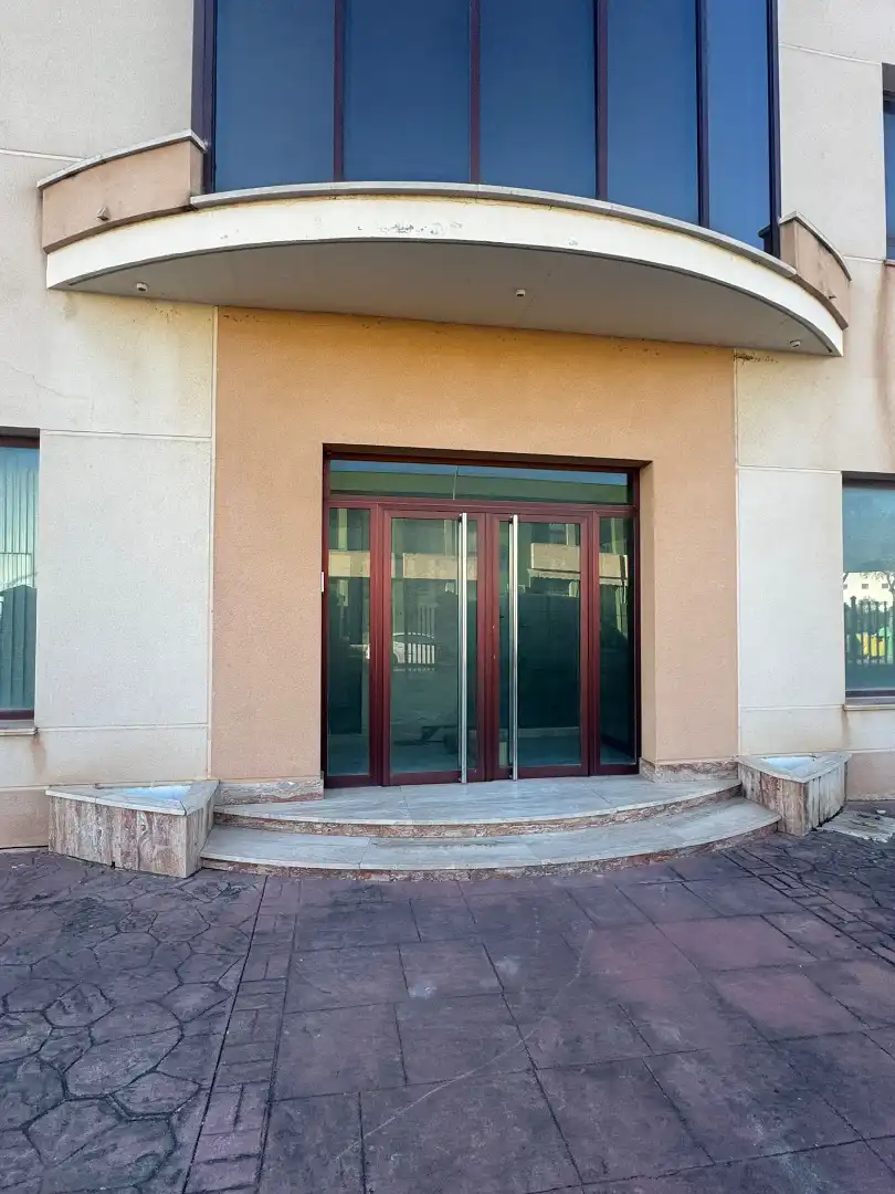 Nave industrial de alquiler en Antequera