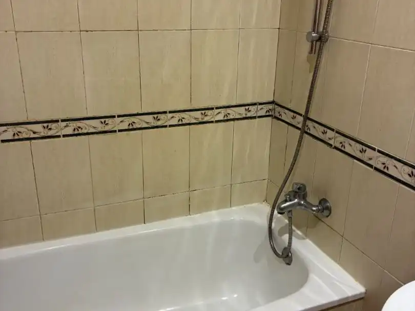 Badezimmer von Maisonette zur Miete in Dos Hermanas mit Klimaanlage, Privatgarten und Abstellraum