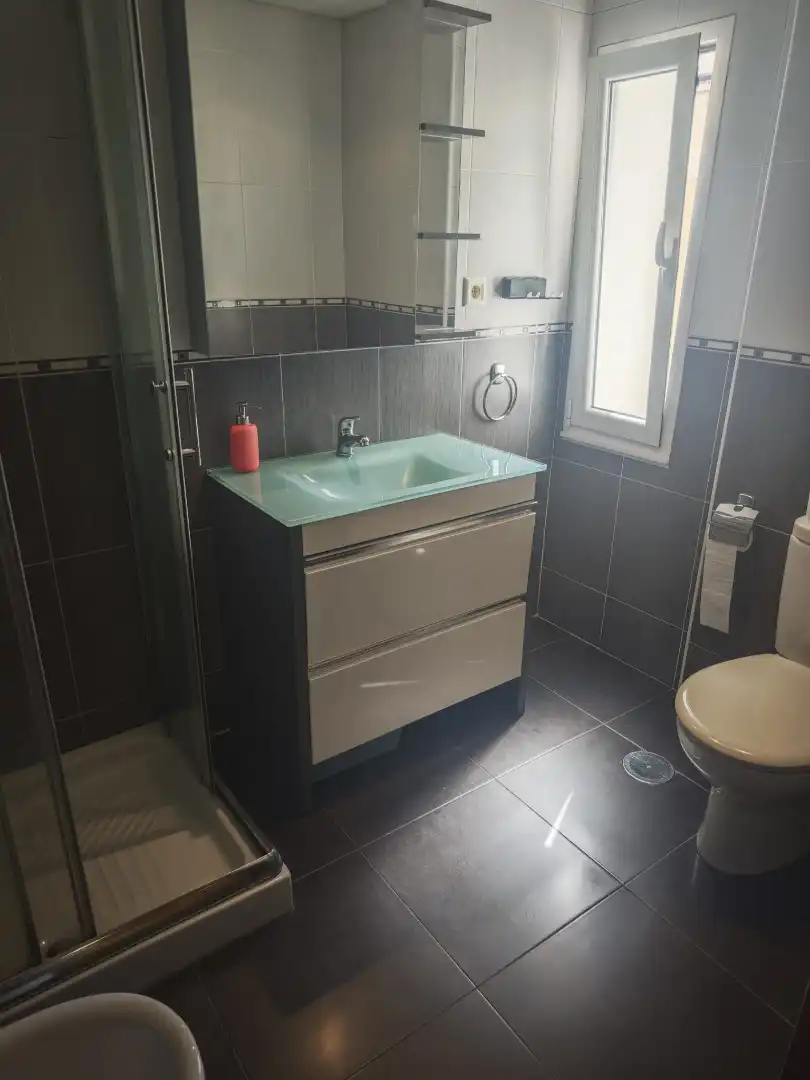 Bany de Pis en venda en Mieres (Asturias) amb Calefacció, Parquet i Traster
