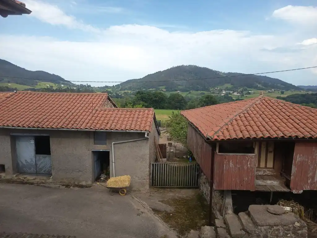 Casa o xalet en venda en Llanera amb Moblat