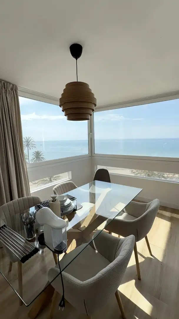 Menjador de Apartament de lloguer en Marbella amb Aire condicionat, Calefacció i Piscina