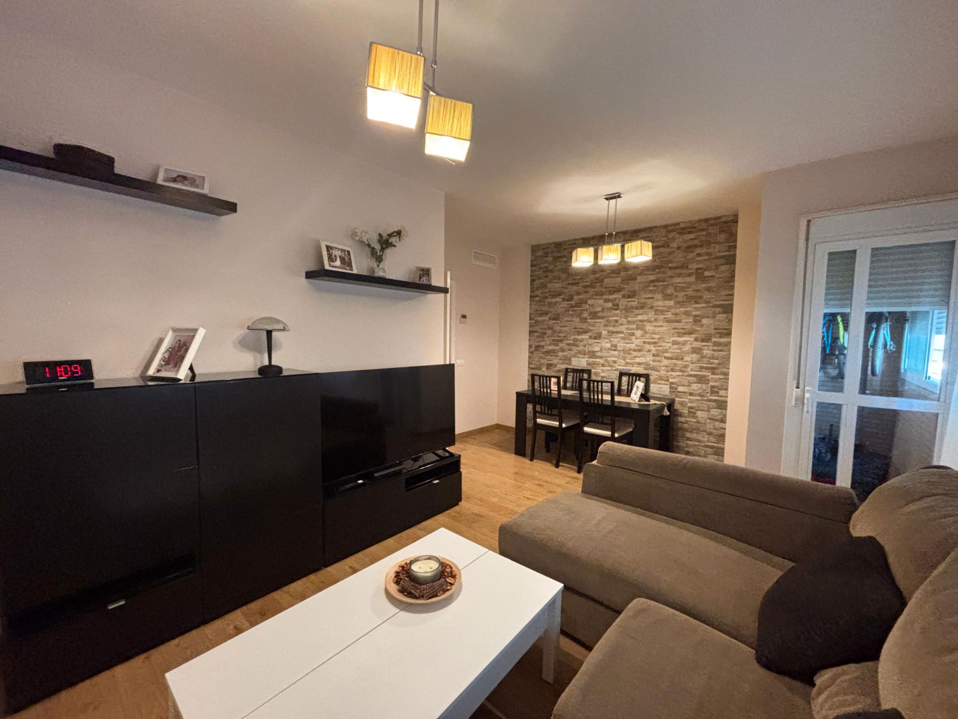 Sala de estar de Piso en venta en  Sevilla Capital con Aire acondicionado